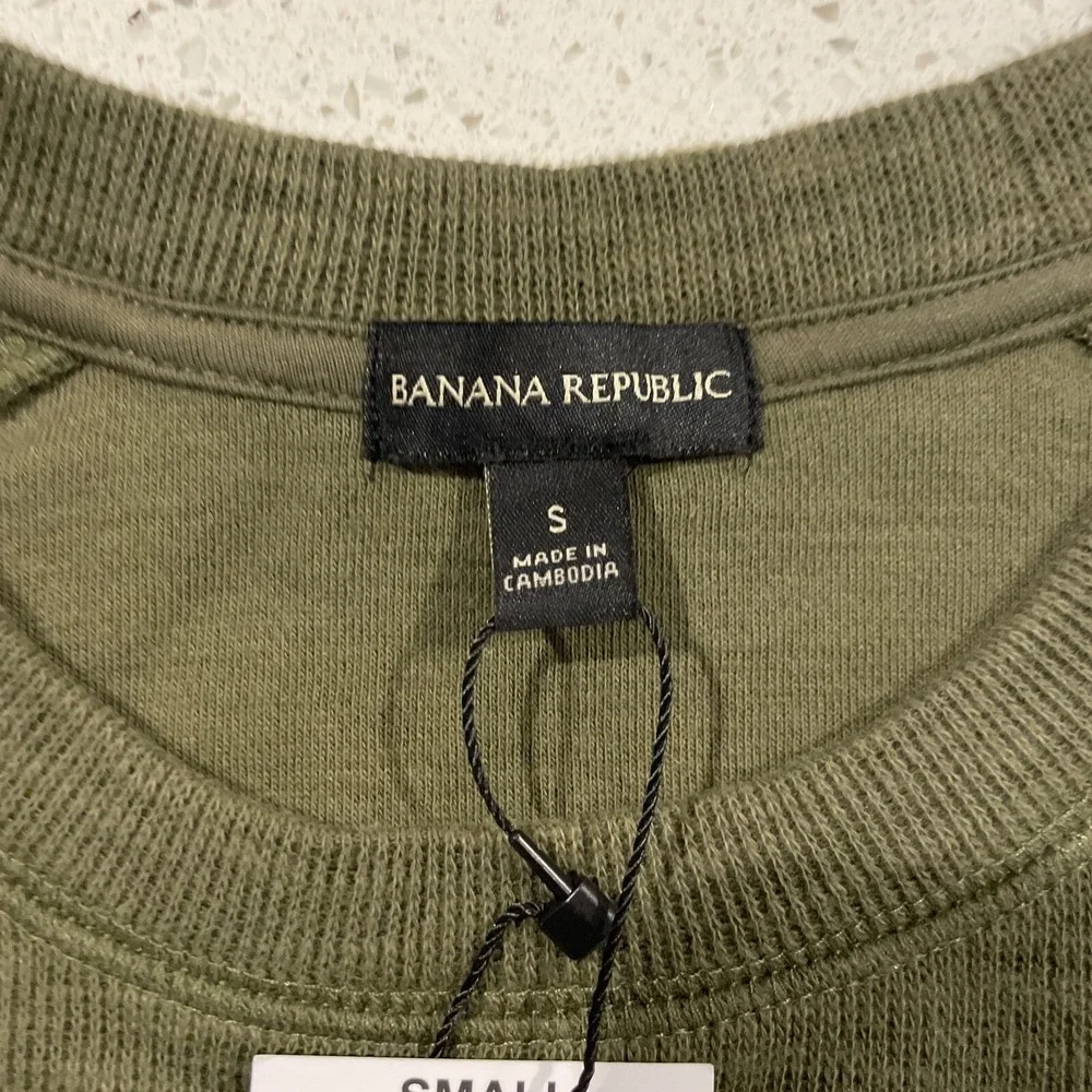 Banana Republic Men's Double Knit Long Sleeve Crewneck Shirt For Live Size S NWT